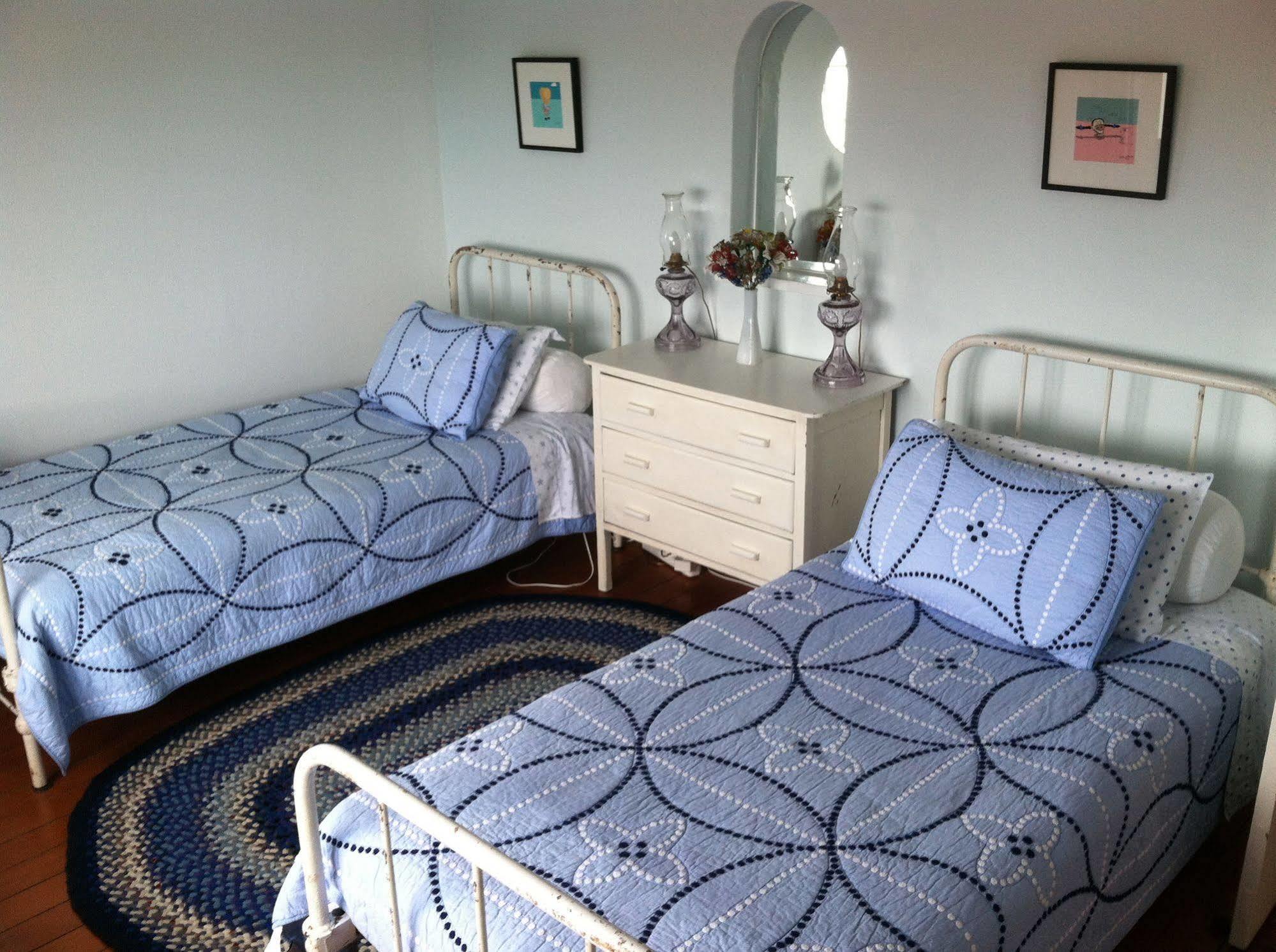 Blue On Blue Bed And Breakfast St James Εξωτερικό φωτογραφία