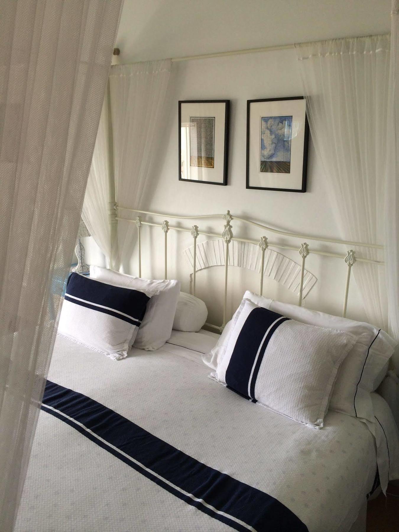 Blue On Blue Bed And Breakfast St James Εξωτερικό φωτογραφία